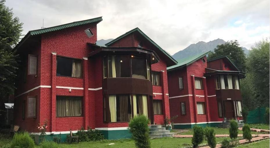 The Pinus Resort Pahalgam Luaran gambar