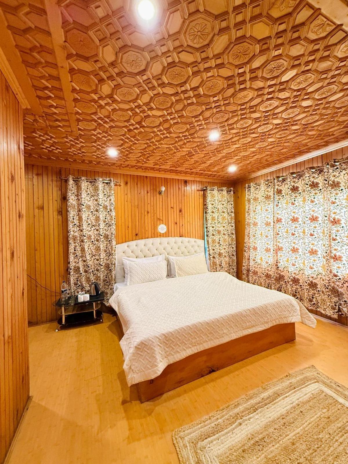 The Pinus Resort Pahalgam Luaran gambar